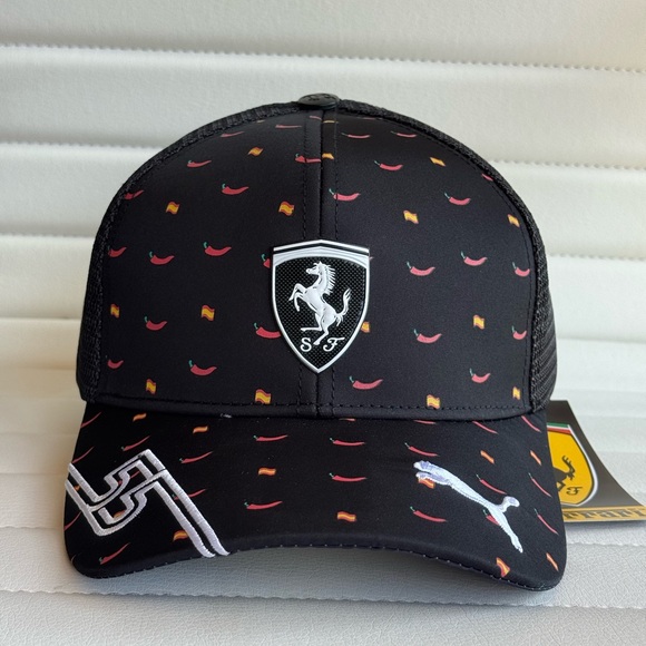 Carlos Sainz Ferrari F1 Special Race Hat - Picture 1 of 5